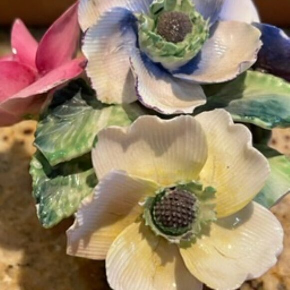 staffordshire bone china bouquet of flowers - Picture 5 of 9